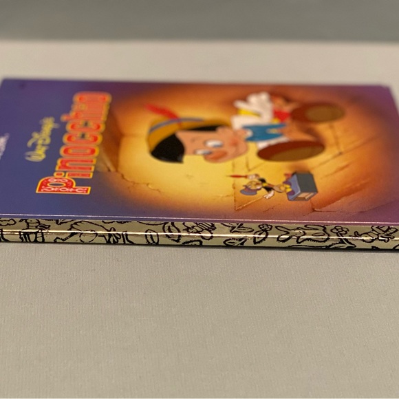 a Little Golden Book Walt Disneys “Pinocchio”. - Picture 4 of 4